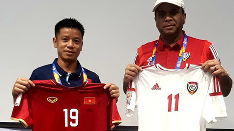 U23 Việt Nam mặc trang phục đỏ đối đầu với U23 UAE